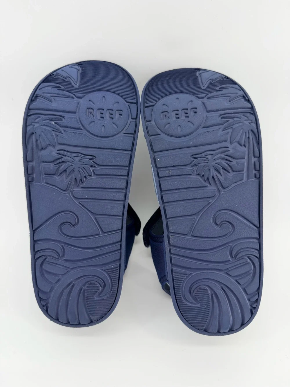 NWOT Reef Kids Navy and Light Blue Water Fisherman Closed-Toe Sport Sandals